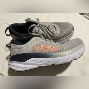 Gray HOKA ONE ONE Bondi 7 Womens Shoes - size 10.5 Wide